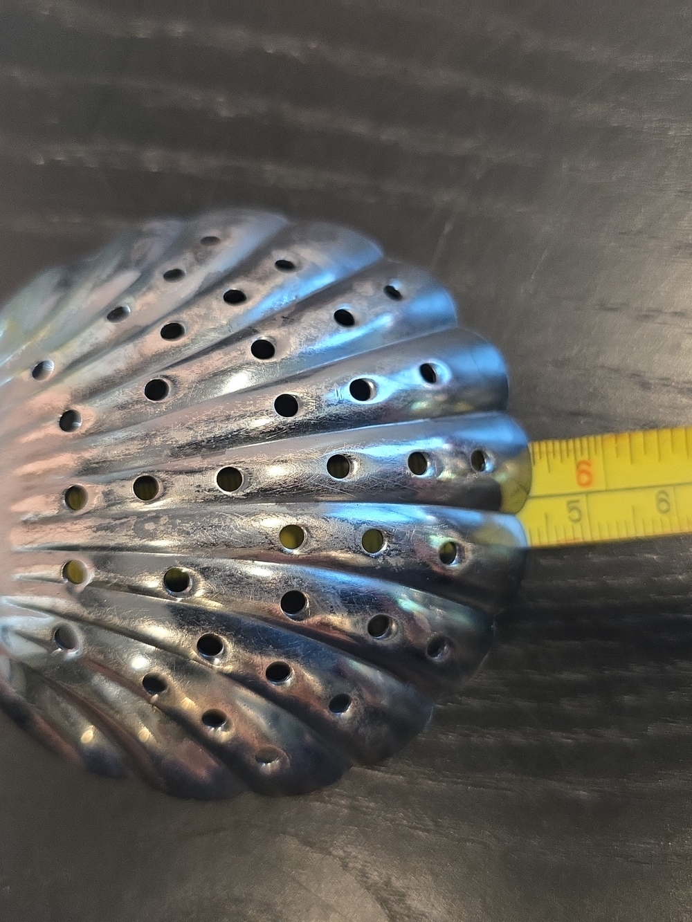 Shell-Shaped Tea Strainer Spoon - Silver - Picture 7 of 9